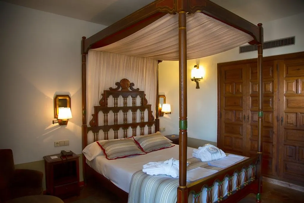Parador De Tortosa Hotel