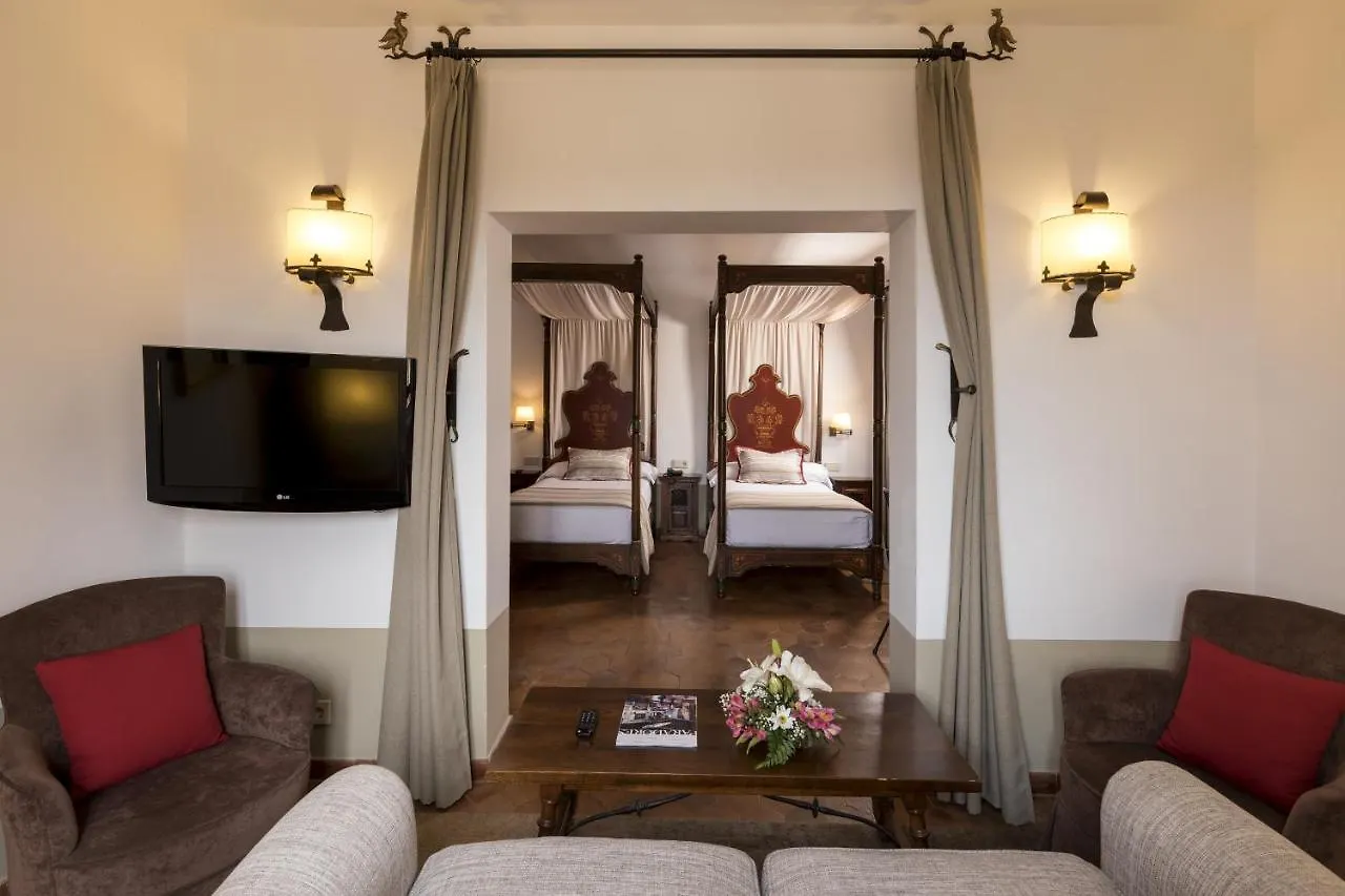 Parador De Tortosa Hotel