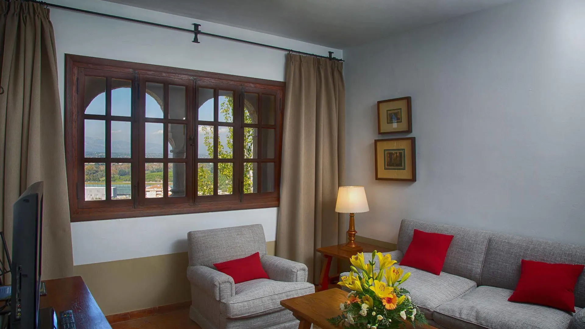 Parador De Tortosa Hotel